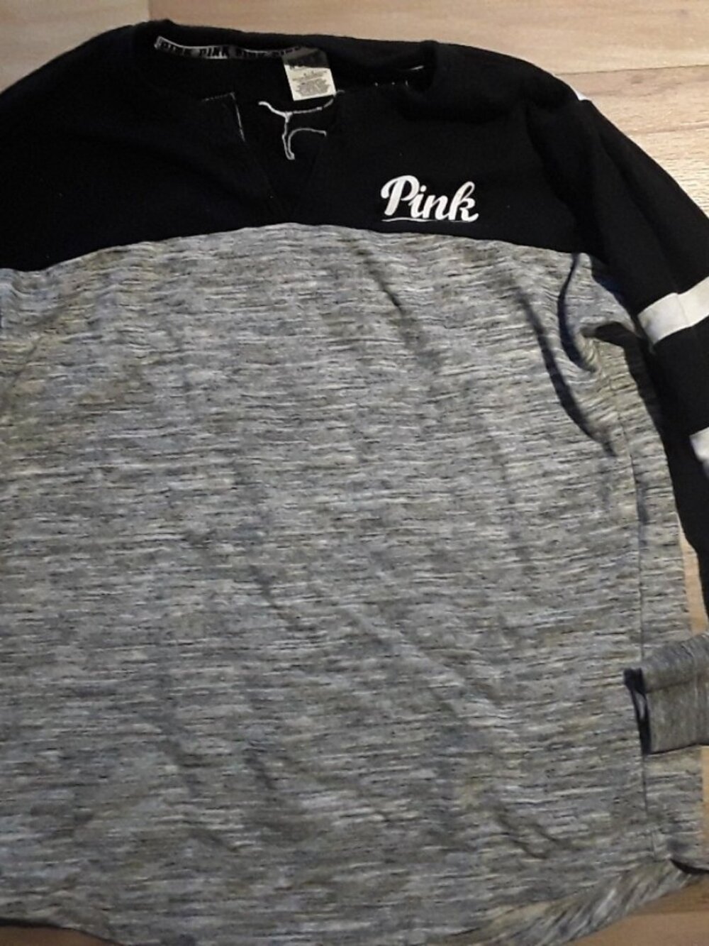 PINK Victoria’s Secret Long Sleeve Shirt Women’s Large Black Gray Colorblock Dog